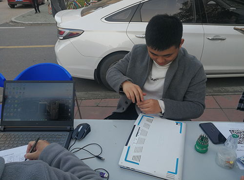 計算機信息技術學院開展黨員服務活動 助力信息化建設